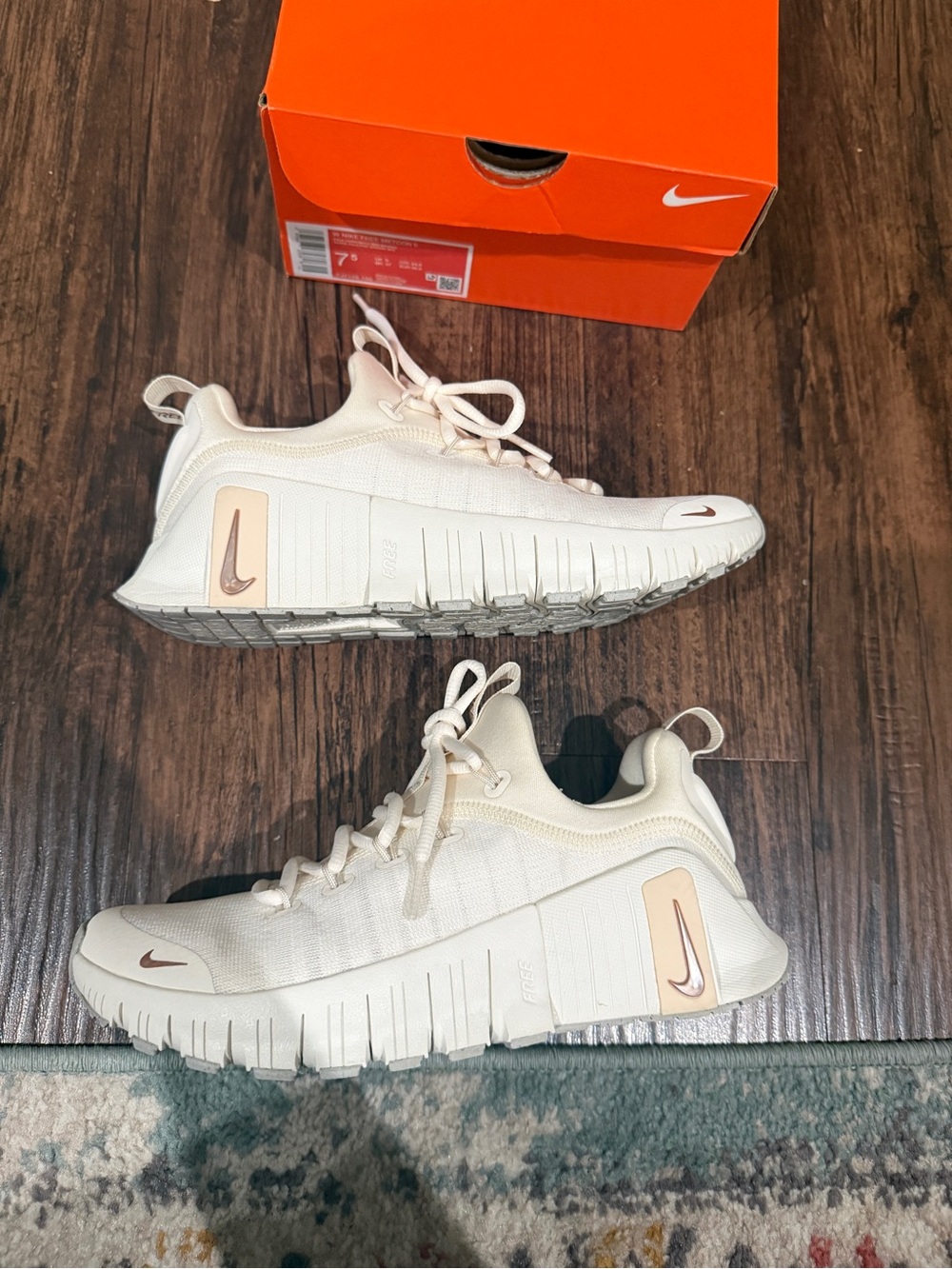 Women’s Nike Metcon 6 - Picture 3 of 7